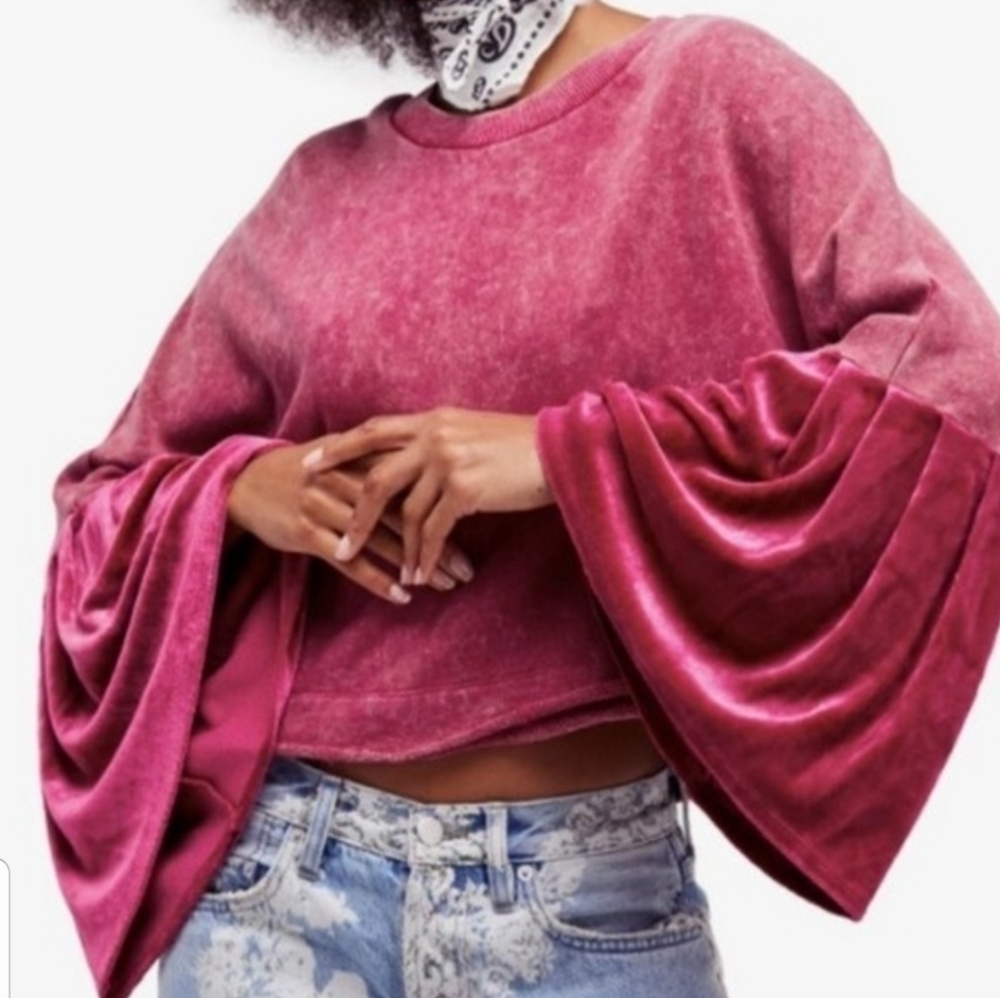{M} Free People Sleeves Glorious Sleeves Velvet Sleeves on Sweatshirt Body